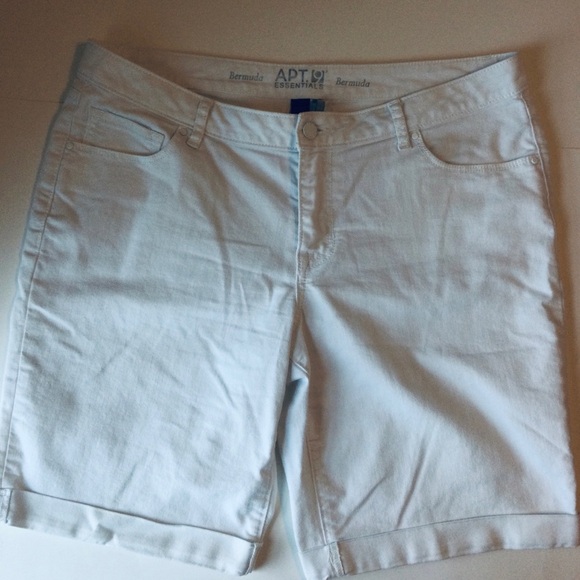 Apt. 9 Women's White Bermuda Shorts Size 14 - Picture 2 of 6